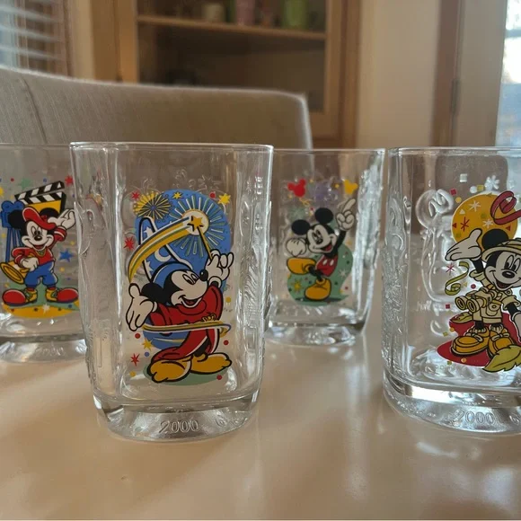 Vintage - Disney glass set from McDonalds year 2000 (24 years old) - Picture 1 of 4